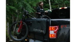 Dakine Pickup DLX Curve Pads 11 Dakine Pickup DLX Curve Pads -Outdoor Sports Store opplanet dakine pickup dlx curve pad black small d 100 5161 001 sl av 3