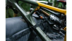 Dakine Pickup DLX Curve Pads 13 Dakine Pickup DLX Curve Pads -Outdoor Sports Store opplanet dakine pickup dlx curve pad black small d 100 5161 001 sl av 4