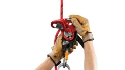 Petzl I'D Self-braking Descender -Outdoor Sports Store opplanet petzl i d self braking descender large d020ba00 pet cas petzl19s47 d020ba00 v2