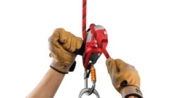 Petzl I'D Self-braking Descender -Outdoor Sports Store opplanet petzl i d self braking descender large d020ba00 pet cas petzl19s47 d020ba00 v3